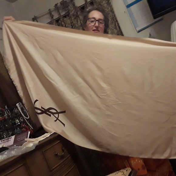 Yves St Laurent silk wrap. Fun with jeans n pumps! - Picture 3 of 4